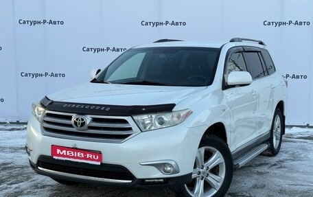 Toyota Highlander III, 2012 год, 1 850 000 рублей, 1 фотография