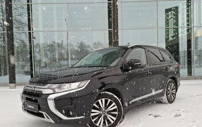 Mitsubishi Outlander III рестайлинг 3, 2021 год, 2 300 000 рублей, 1 фотография