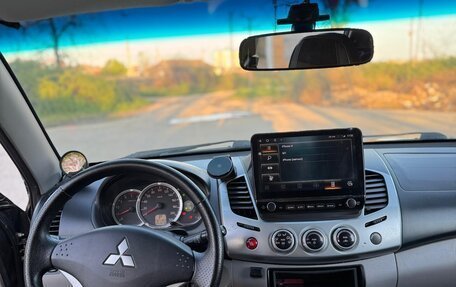 Mitsubishi L200 IV рестайлинг, 2012 год, 1 380 000 рублей, 2 фотография