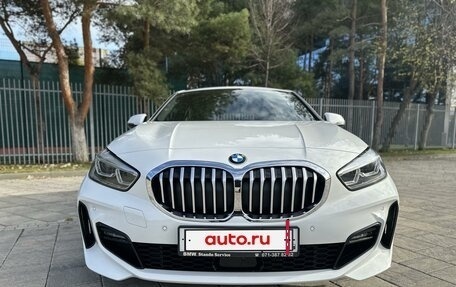 BMW 1 серия, 2021 год, 3 100 000 рублей, 3 фотография