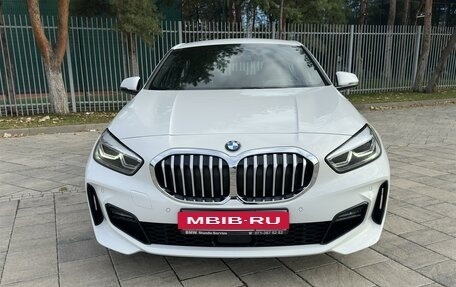 BMW 1 серия, 2021 год, 3 100 000 рублей, 14 фотография