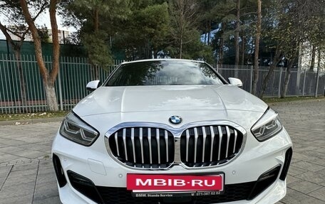 BMW 1 серия, 2021 год, 3 100 000 рублей, 21 фотография