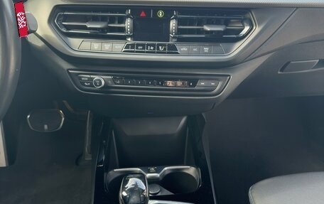 BMW 1 серия, 2021 год, 3 100 000 рублей, 28 фотография