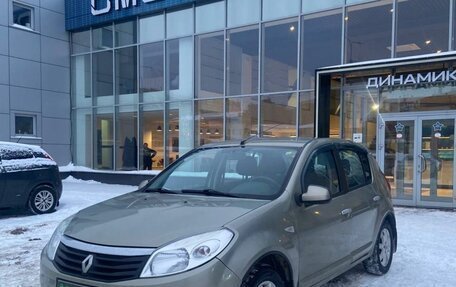 Renault Sandero I, 2012 год, 561 000 рублей, 2 фотография