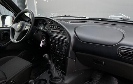 Chevrolet Niva I рестайлинг, 2017 год, 752 800 рублей, 7 фотография