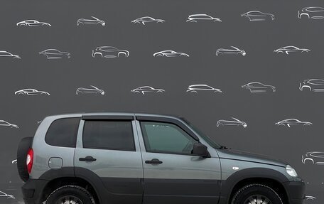 Chevrolet Niva I рестайлинг, 2017 год, 752 800 рублей, 10 фотография