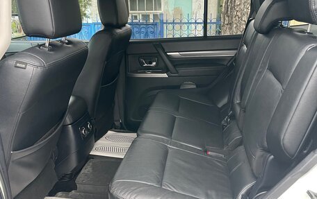 Mitsubishi Pajero IV, 2012 год, 2 370 000 рублей, 10 фотография