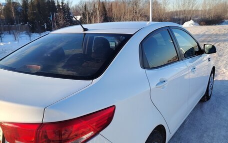 KIA Rio III рестайлинг, 2015 год, 950 000 рублей, 3 фотография