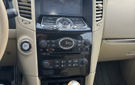 Infiniti QX70, 2016 год, 1 450 000 рублей, 14 фотография