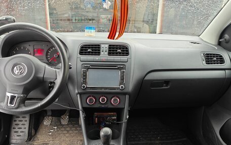 Volkswagen Polo VI (EU Market), 2013 год, 870 000 рублей, 11 фотография