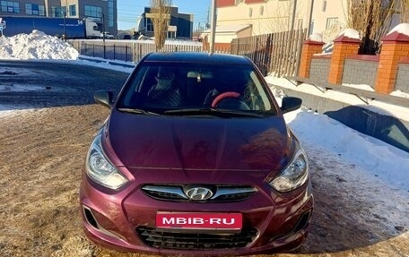 Hyundai Solaris II рестайлинг, 2013 год, 630 000 рублей, 1 фотография