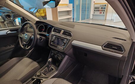 Volkswagen Tiguan II, 2018 год, 2 570 000 рублей, 7 фотография