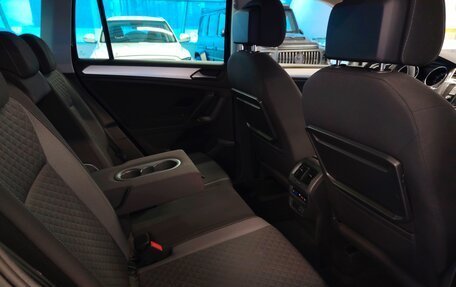 Volkswagen Tiguan II, 2018 год, 2 570 000 рублей, 8 фотография