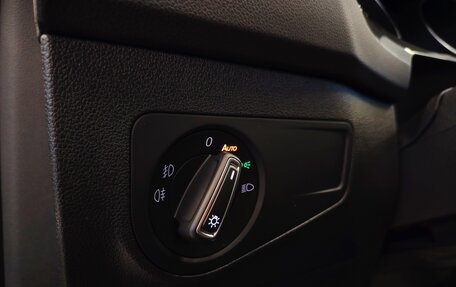 Volkswagen Tiguan II, 2018 год, 2 570 000 рублей, 12 фотография