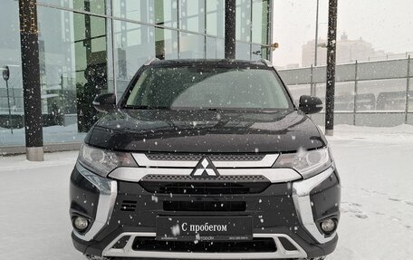 Mitsubishi Outlander III рестайлинг 3, 2021 год, 2 300 000 рублей, 3 фотография