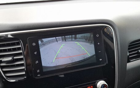 Mitsubishi Outlander III рестайлинг 3, 2021 год, 2 300 000 рублей, 15 фотография