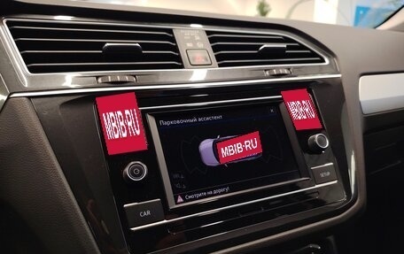 Volkswagen Tiguan II, 2018 год, 2 570 000 рублей, 16 фотография