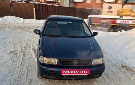 Volkswagen Polo III рестайлинг, 1999 год, 115 000 рублей, 2 фотография