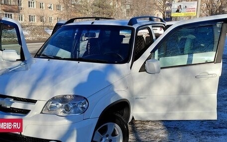 Chevrolet Niva I рестайлинг, 2011 год, 880 000 рублей, 14 фотография