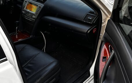 Toyota Camry, 2011 год, 950 000 рублей, 10 фотография