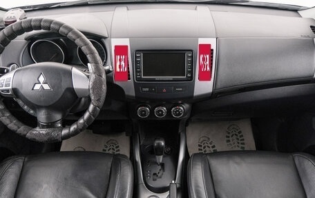 Mitsubishi Outlander III рестайлинг 3, 2011 год, 1 399 000 рублей, 10 фотография