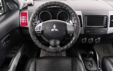 Mitsubishi Outlander III рестайлинг 3, 2011 год, 1 399 000 рублей, 14 фотография