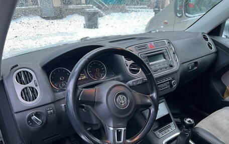 Volkswagen Tiguan I, 2010 год, 650 000 рублей, 10 фотография