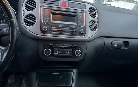 Volkswagen Tiguan I, 2010 год, 650 000 рублей, 11 фотография