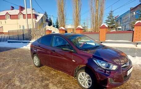 Hyundai Solaris II рестайлинг, 2013 год, 630 000 рублей, 2 фотография