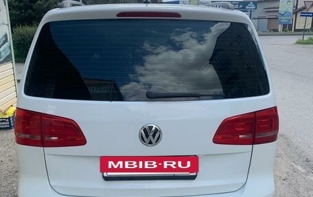 Volkswagen Touran III, 2014 год, 850 000 рублей, 5 фотография