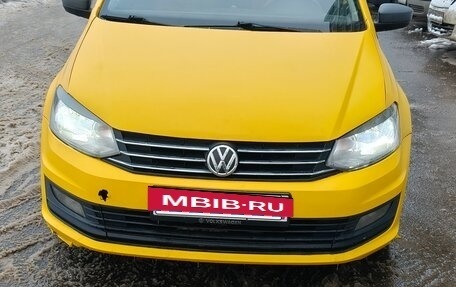 Volkswagen Polo VI (EU Market), 2017 год, 350 000 рублей, 2 фотография