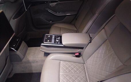 Audi A8, 2018 год, 3 400 000 рублей, 10 фотография