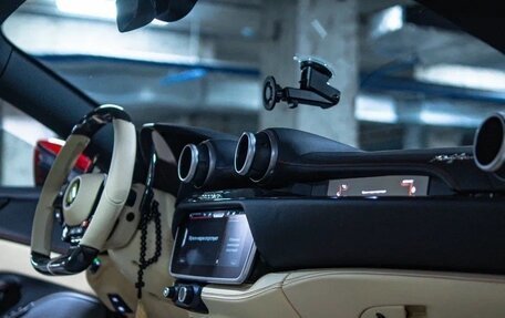 Ferrari Portofino, 2020 год, 25 000 000 рублей, 22 фотография