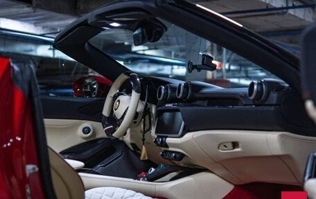 Ferrari Portofino, 2020 год, 25 000 000 рублей, 27 фотография