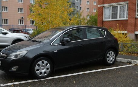 Opel Astra J, 2010 год, 750 000 рублей, 1 фотография