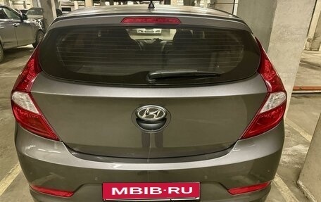 Hyundai Solaris II рестайлинг, 2015 год, 970 000 рублей, 2 фотография