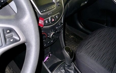 Hyundai Solaris II рестайлинг, 2015 год, 970 000 рублей, 15 фотография