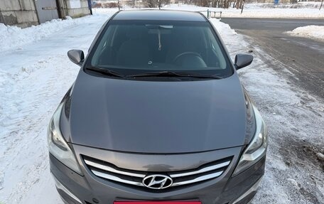 Hyundai Solaris II рестайлинг, 2015 год, 970 000 рублей, 25 фотография