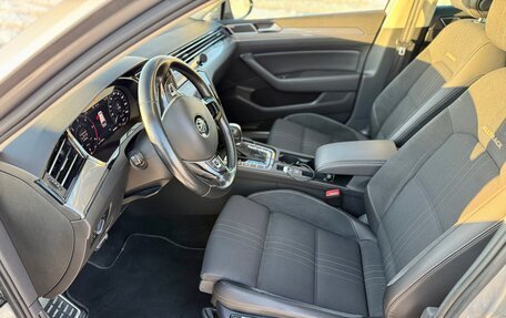 Volkswagen Passat B8 рестайлинг, 2019 год, 2 599 000 рублей, 21 фотография