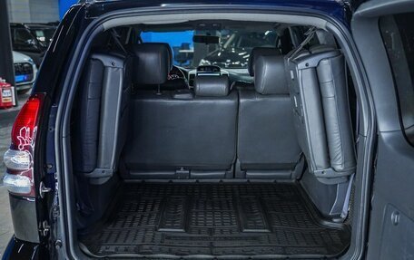 Toyota Land Cruiser Prado 120 рестайлинг, 2004 год, 1 750 000 рублей, 16 фотография