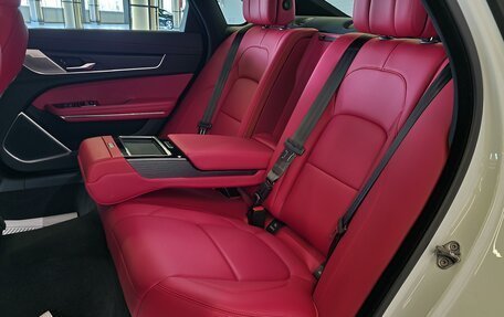 Jaguar XF II, 2023 год, 5 900 000 рублей, 24 фотография