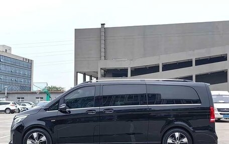 Mercedes-Benz V-Класс, 2023 год, 6 898 899 рублей, 3 фотография