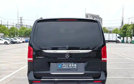 Mercedes-Benz V-Класс, 2023 год, 6 898 899 рублей, 4 фотография