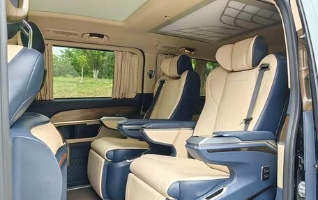 Mercedes-Benz V-Класс, 2023 год, 6 898 899 рублей, 8 фотография