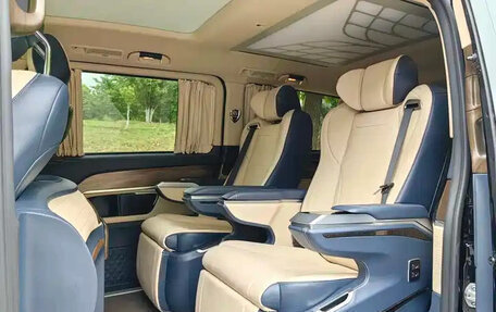 Mercedes-Benz V-Класс, 2023 год, 6 898 899 рублей, 17 фотография