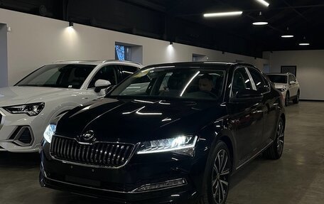 Skoda Superb III рестайлинг, 2025 год, 3 250 000 рублей, 1 фотография