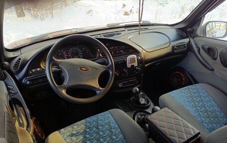 Chevrolet Niva I рестайлинг, 2004 год, 20 фотография