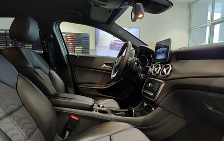 Mercedes-Benz GLA, 2018 год, 1 995 000 рублей, 11 фотография