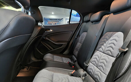 Mercedes-Benz GLA, 2018 год, 1 995 000 рублей, 12 фотография