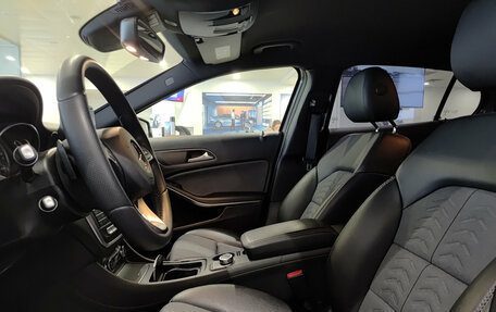 Mercedes-Benz GLA, 2018 год, 1 995 000 рублей, 16 фотография